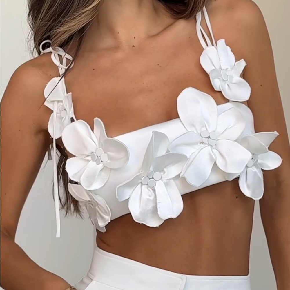 Zara Trending Viral White Floral Cropped Top